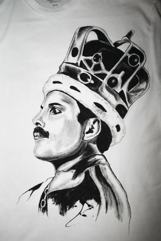 Ručne maľované tričko Freddie Mercury s korunou